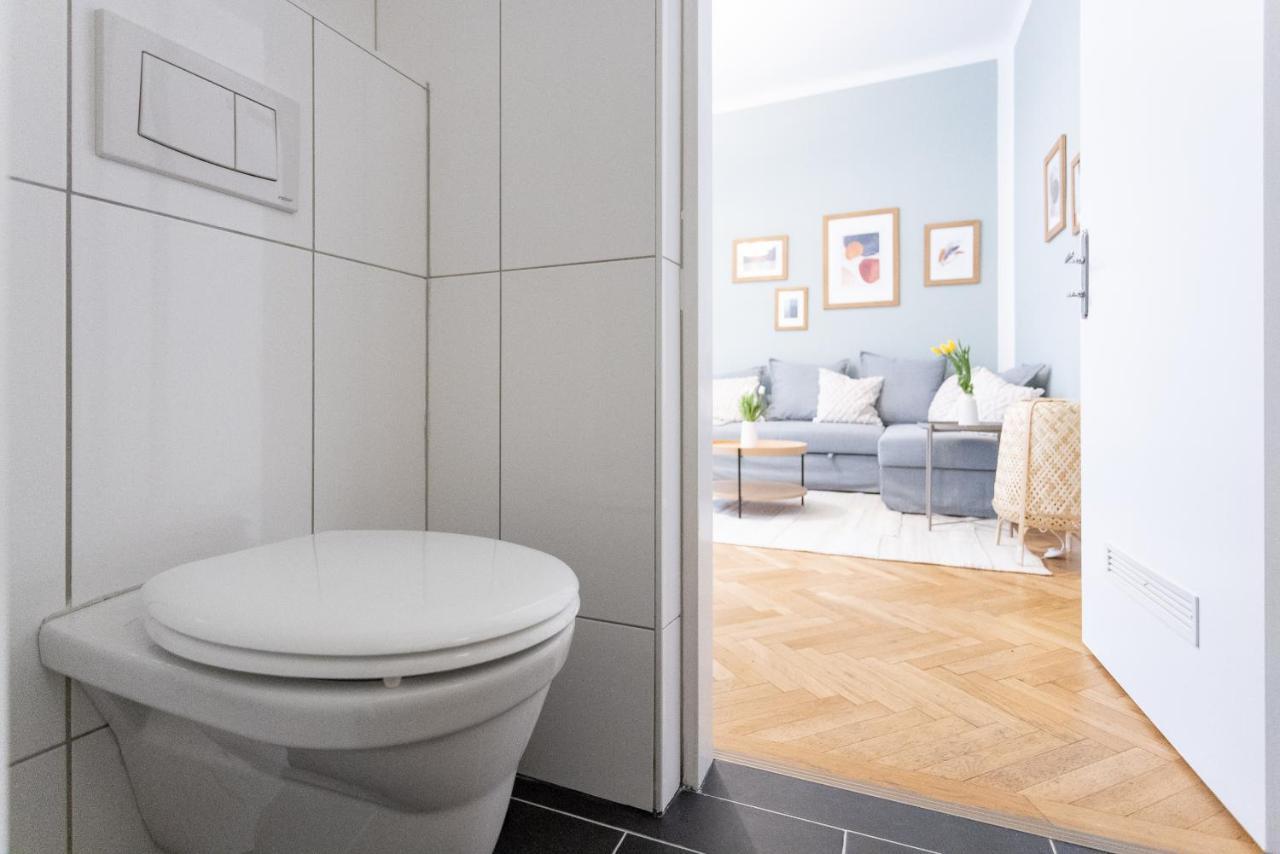 With Balcony - Trendy Neighborhood Appartement Wenen