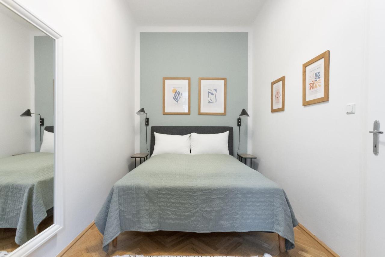 Apartamento With Balcony - Trendy Neighborhood *